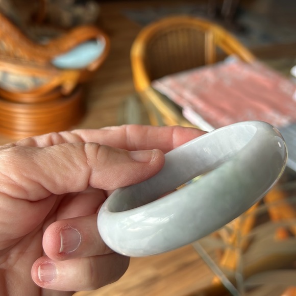 JADE BANGLE 59mm, 16 mm wide , 7.2mm thick - Picture 3 of 7